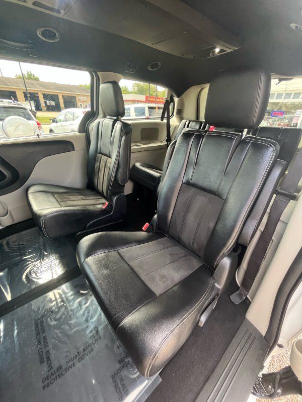 2019 Dodge Grand Caravan SXT photo 12