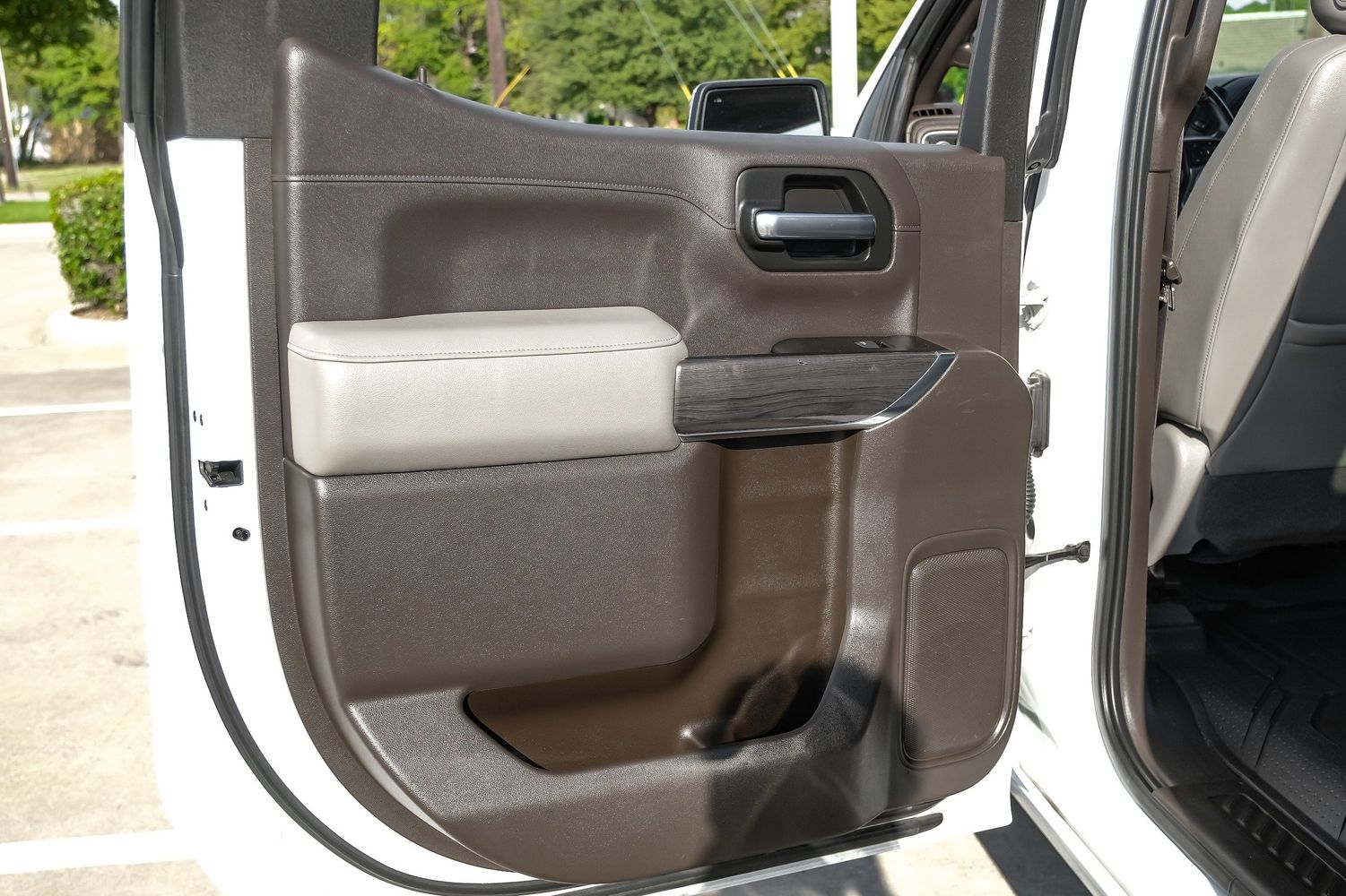 2019 Chevrolet Silverado LTZ photo 33