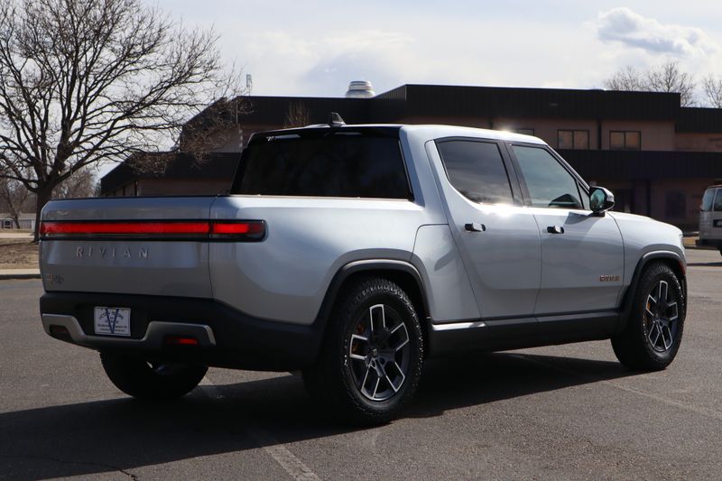 2022 Rivian R1T Photos