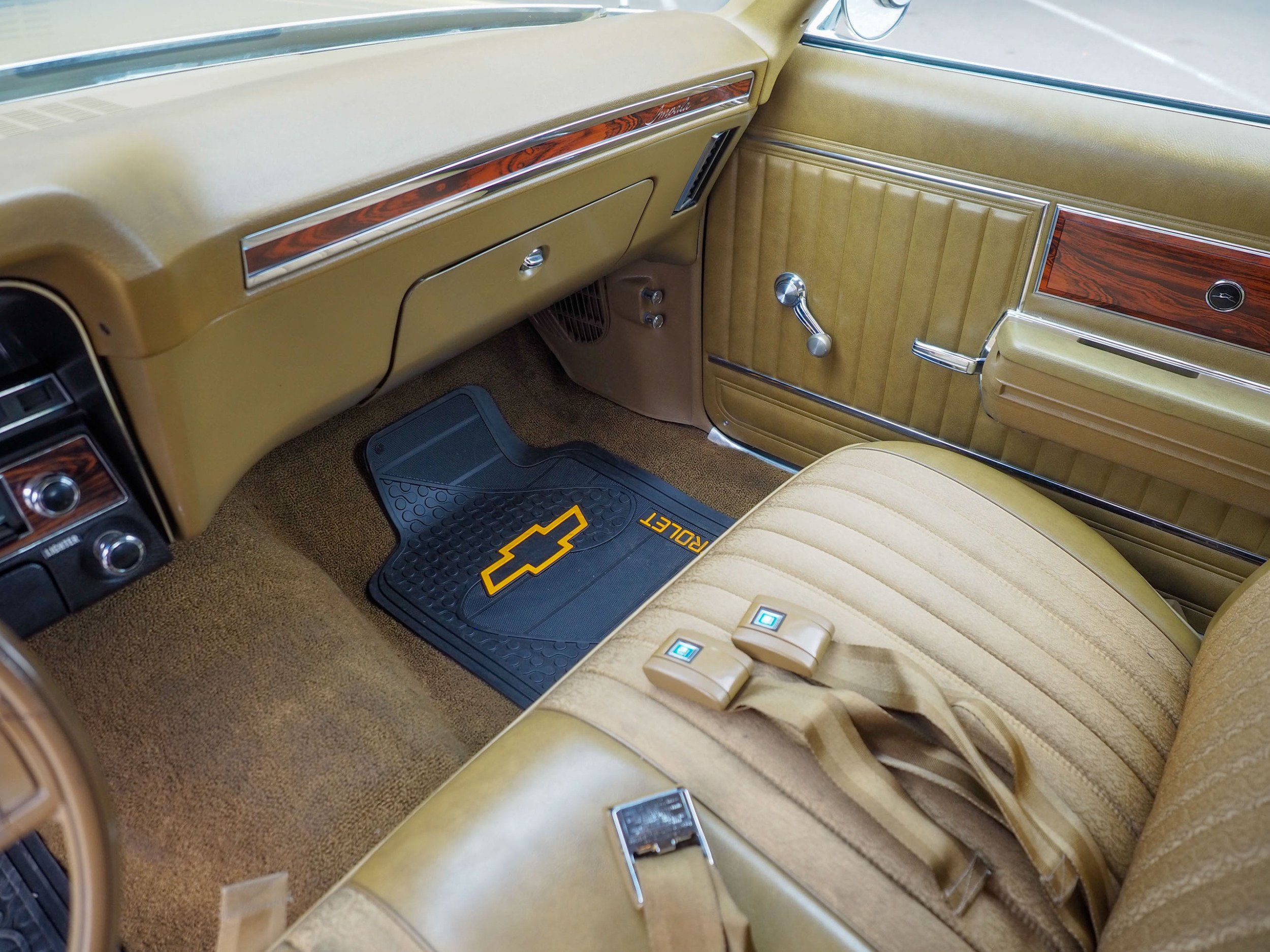 1969 Chevrolet Impala Gold 350