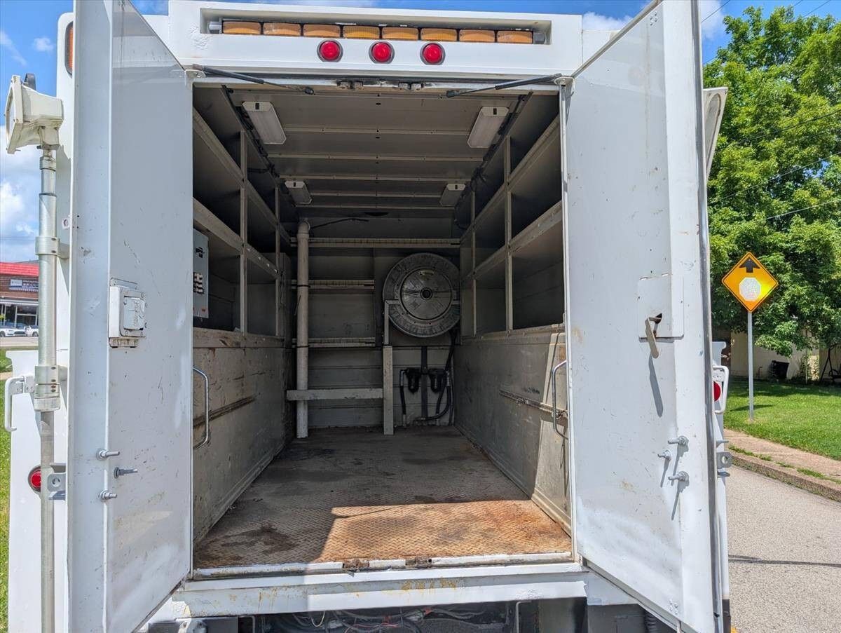 2011 Ford F-550 Super Duty 55