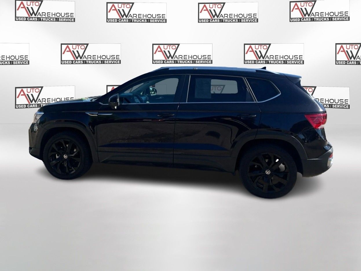 2022 Volkswagen Taos SE photo 4