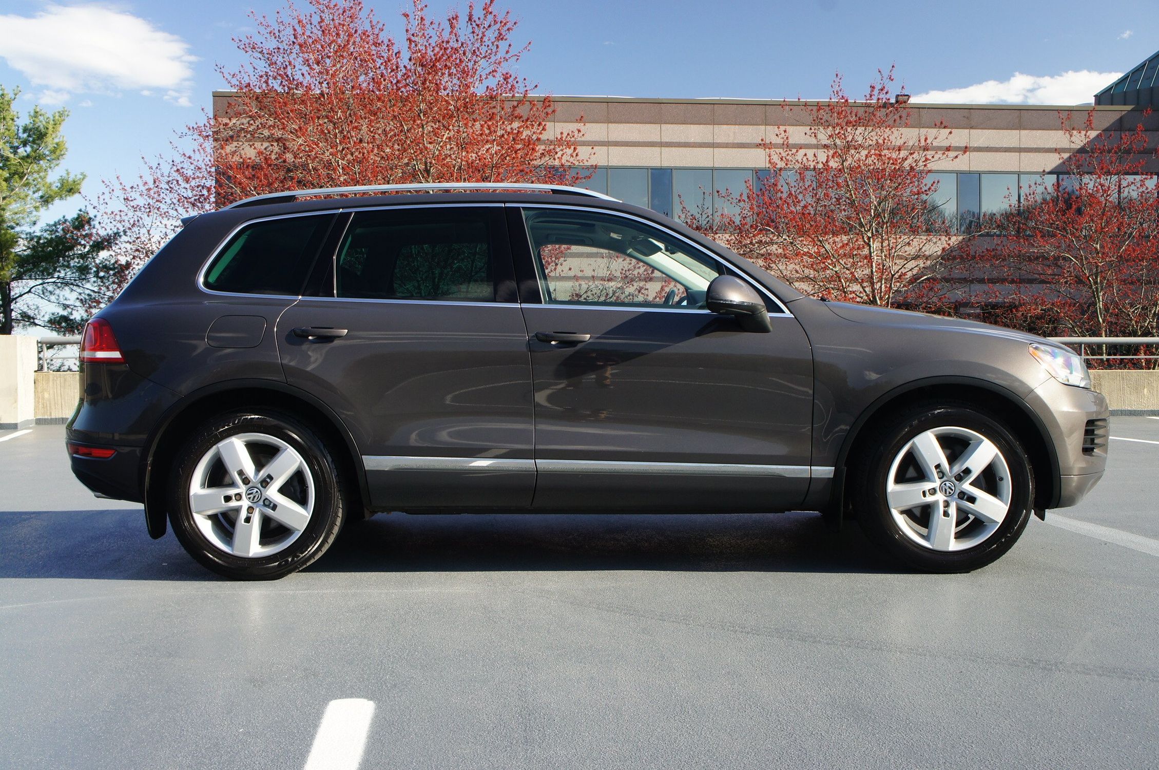 2012 Volkswagen Touareg TDI Sport | Zoom Auto Group - Used Cars New Jersey