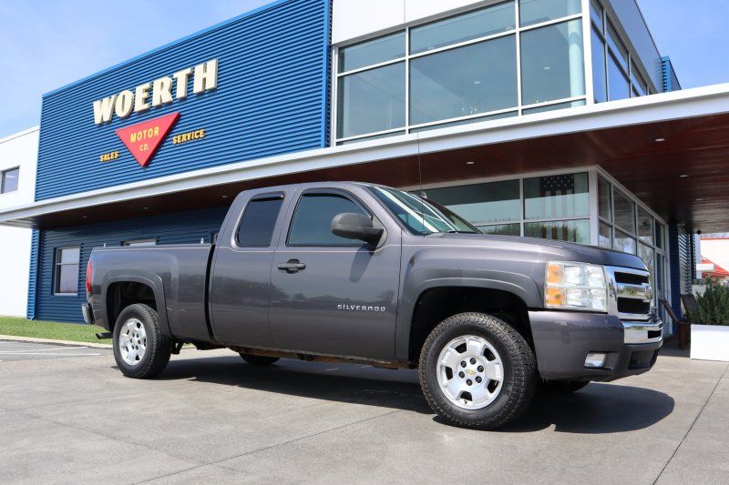 Blue 2010 Chevrolet Silverado 1500 LT Extended Cab RWD Pickup Truck 4X2 4-Speed Automatic