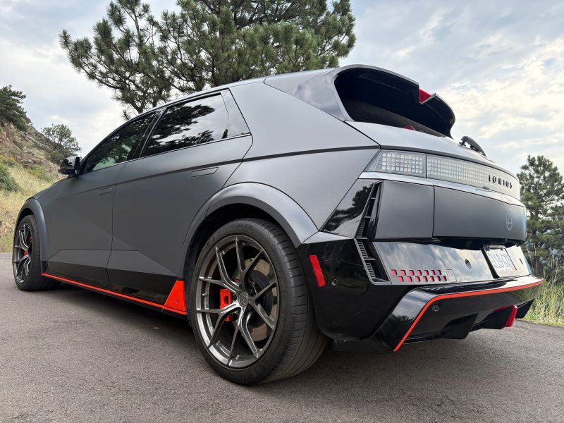 2025 Hyundai IONIQ 5 N - Photo 11