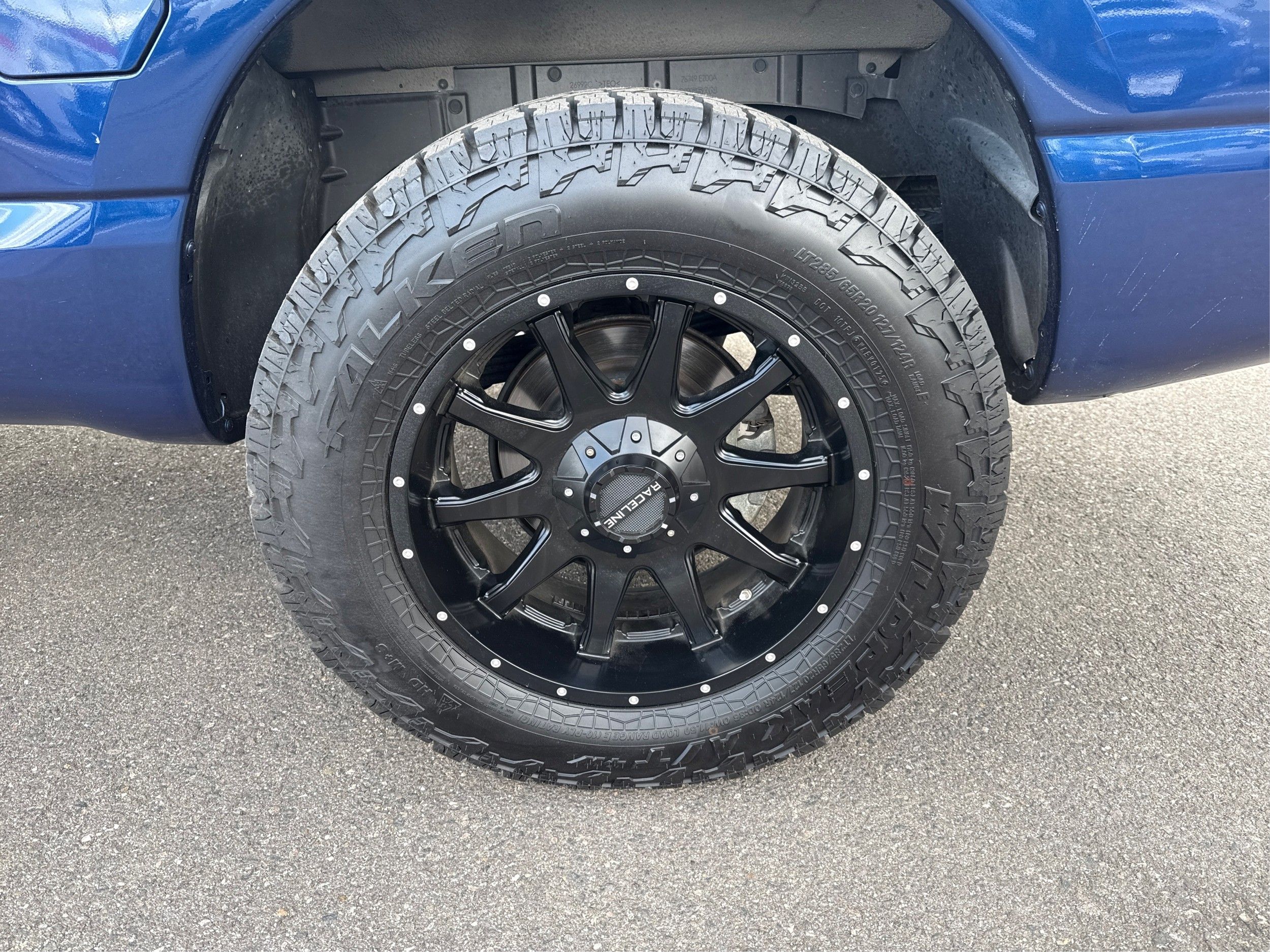 2018 Nissan Titan SV photo 27
