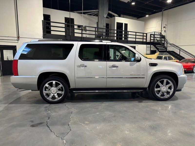 2011 Cadillac Escalade ESV Luxury, photo 7