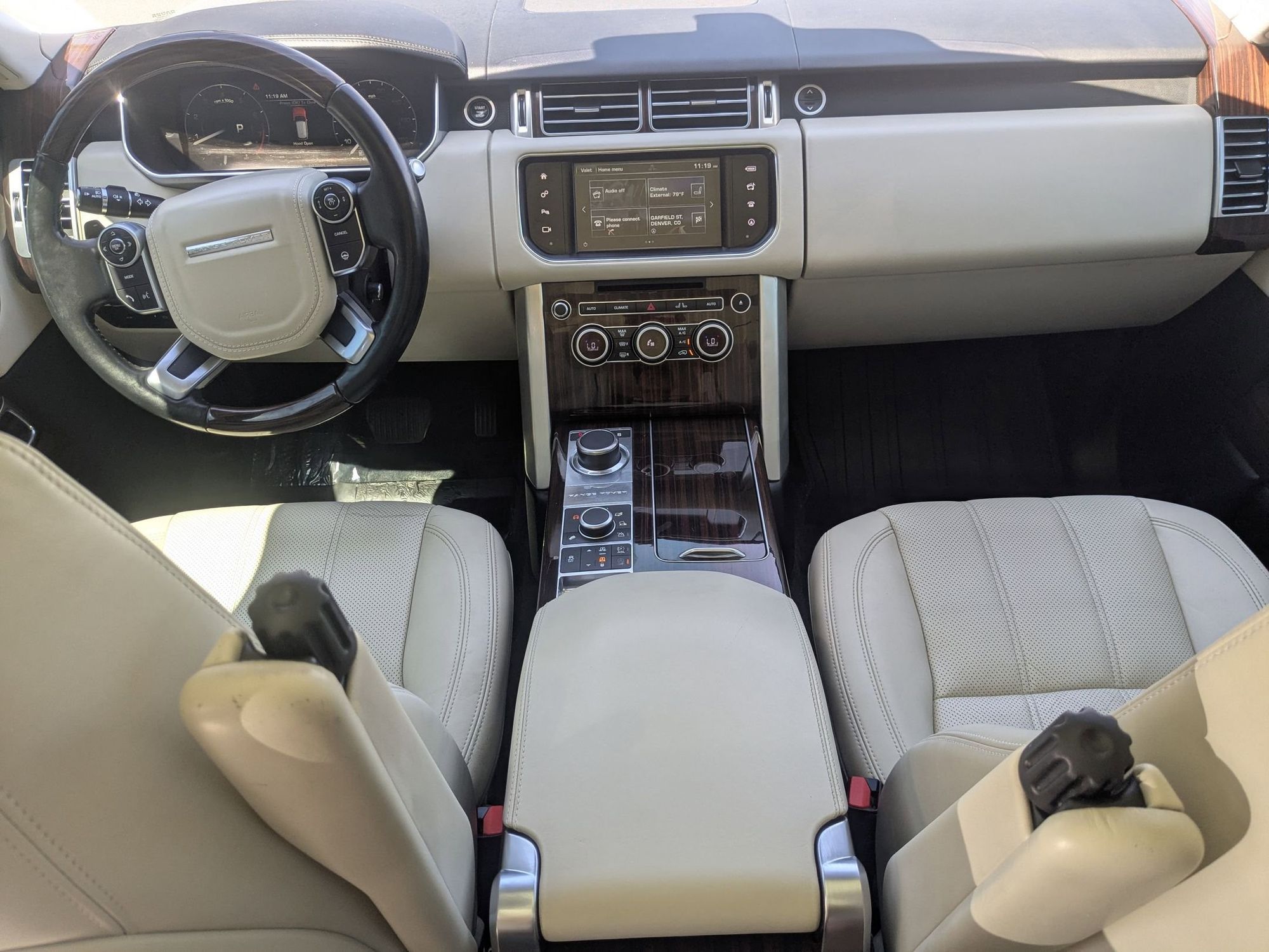 2016 Land Rover Range Rover HSE photo 13