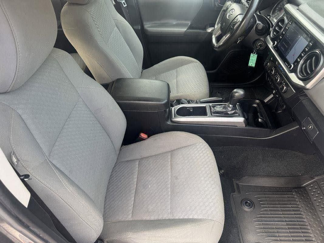 2022 Toyota Tacoma SR5 V6 photo 17