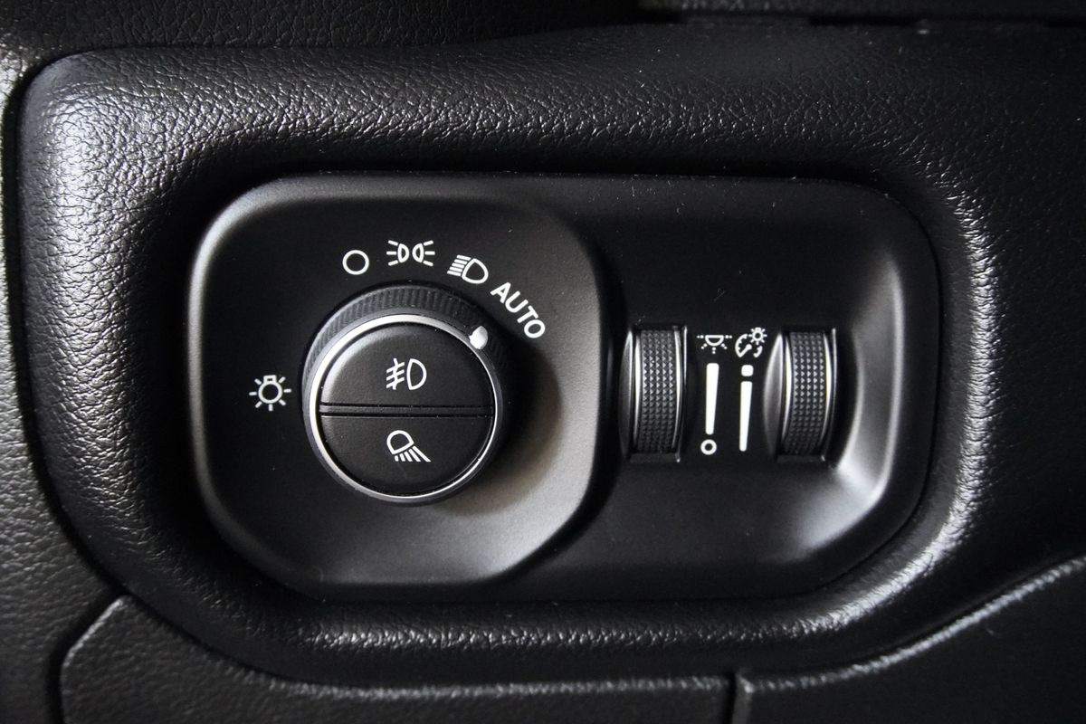 2019 Ram 1500 Laramie Crew Cab 4x4 6'4&quot; Box