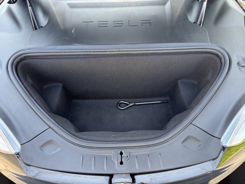 2019 Tesla Model S Long Range photo 18