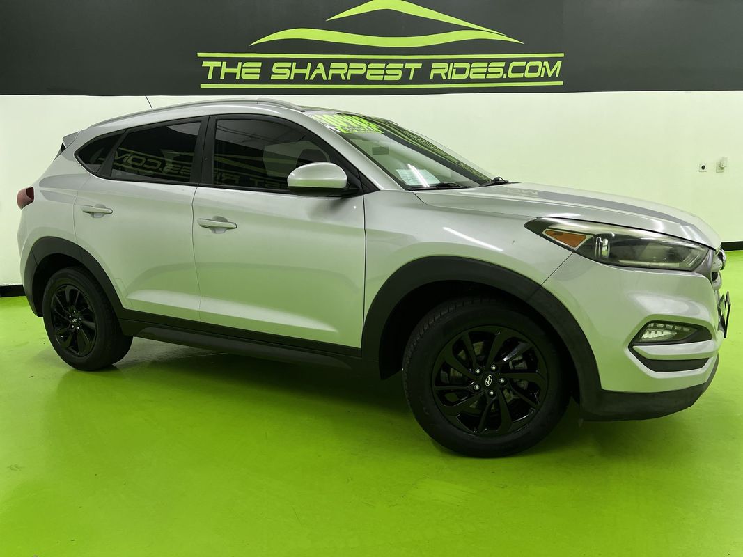 Silver 2016 Hyundai Tucson SUV / Crossover Front-Wheel Drive Automatic