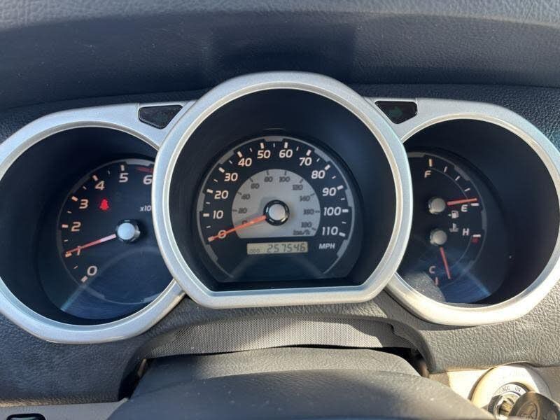 2004 Toyota 4Runner SR5 photo 6