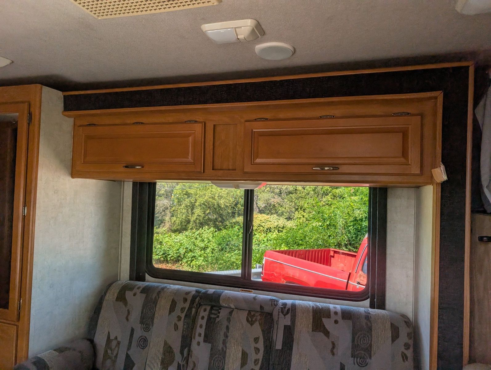 2004 Ford E-Series Chassis 82