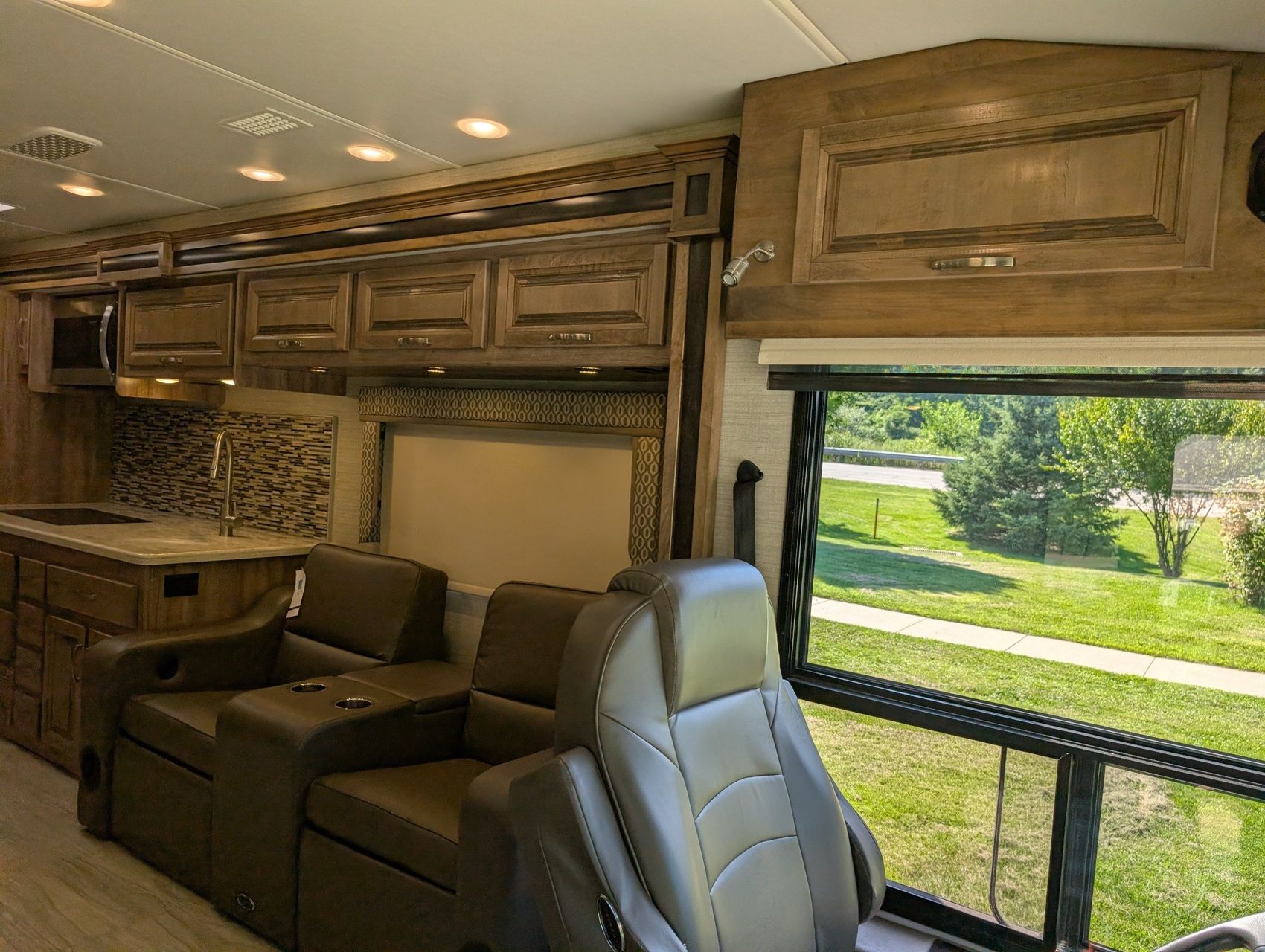 2019 Jayco Embark 76