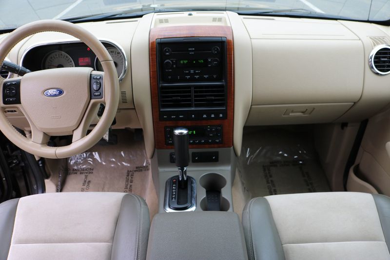2006 Ford Explorer Eddie Bauer | Victory Motors of Colorado