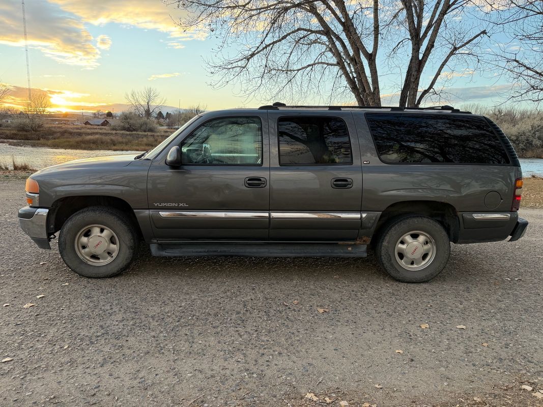 2001 GMC Yukon XL - Image 1