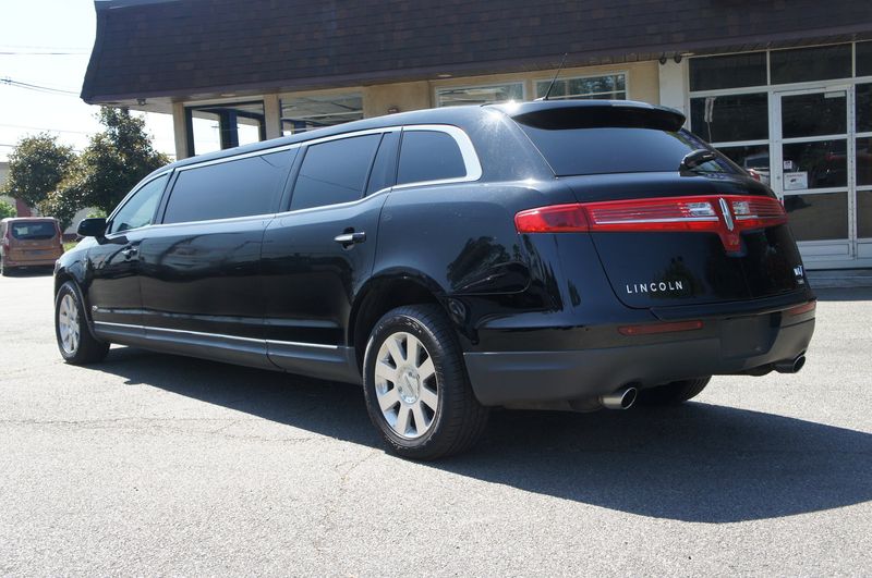 と. 2017 Lincoln MKT Town Car Limousine Fleet | Zoom Auto Group - Used