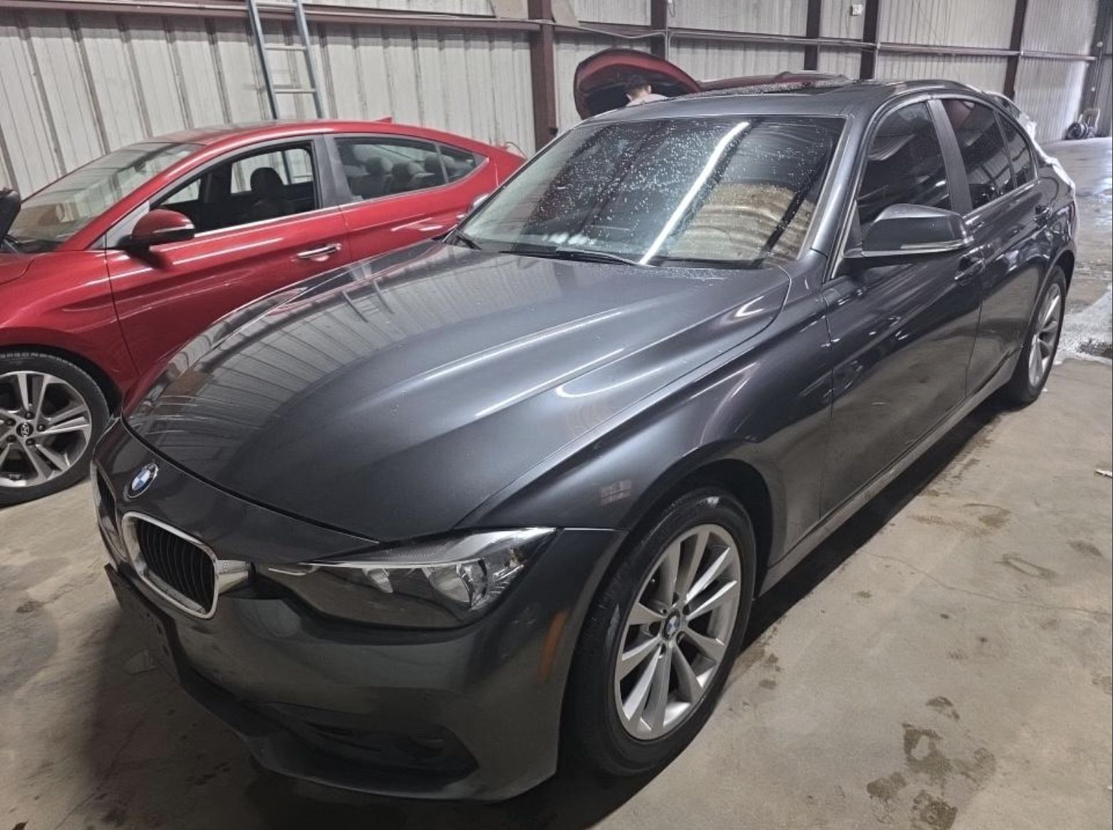 2017 BMW 3 Series 320i xDrive Sedan's photo