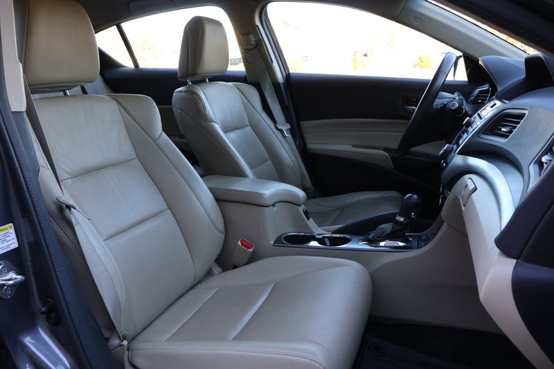 2014 Acura ILX 2.0L w/Premium | Victory Motors of Colorado