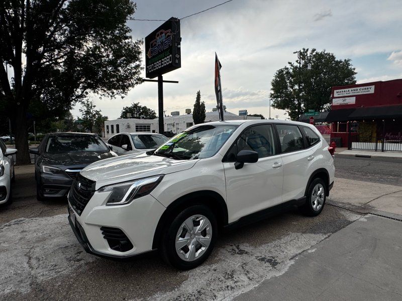 2023 Subaru Forester Base ES