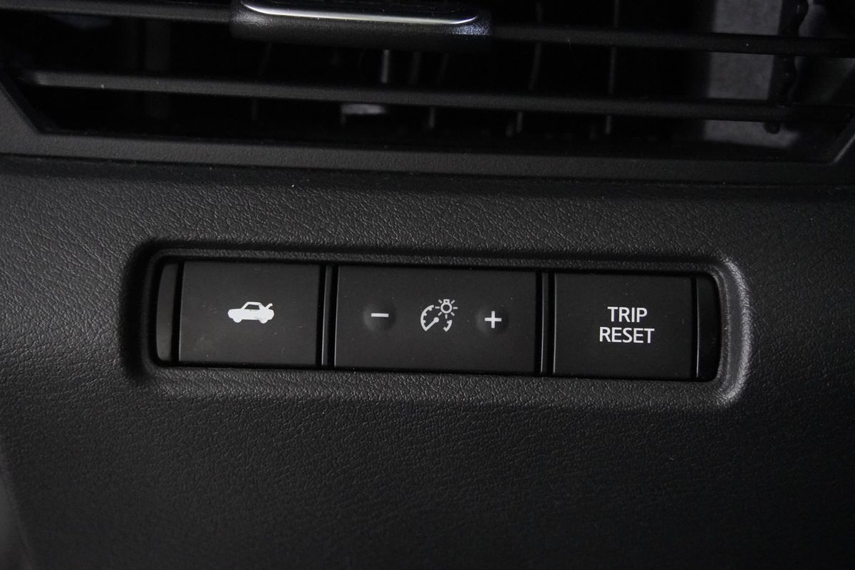 2020 Nissan Altima SR FWD