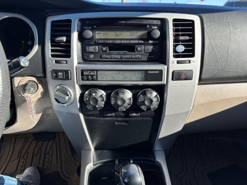 2004 Toyota 4Runner SR5 photo 7