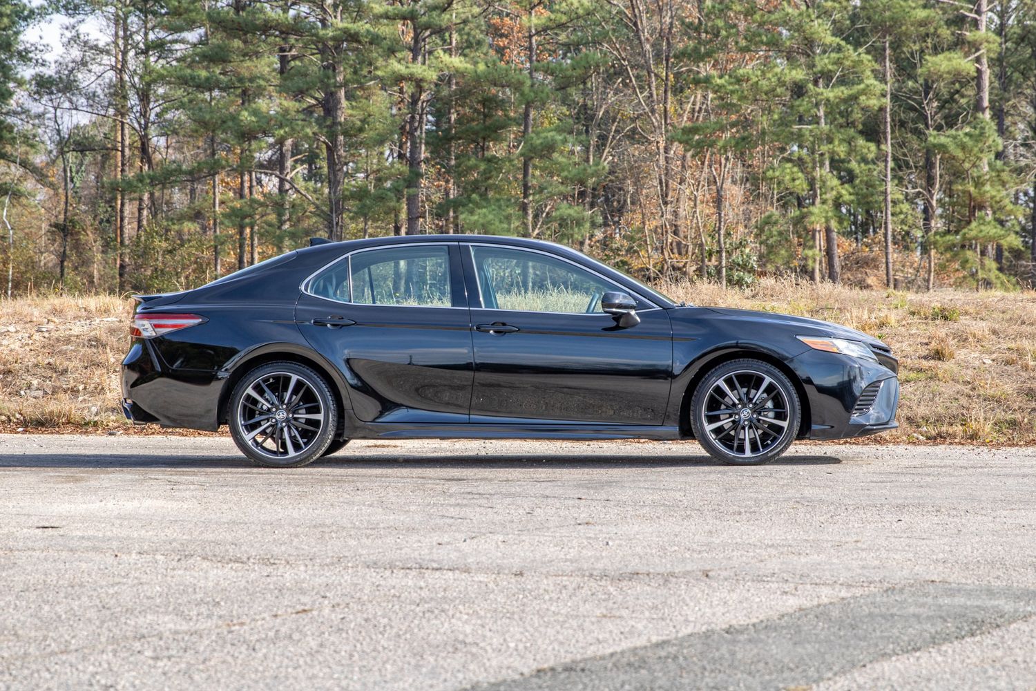2019 Toyota Camry XSE photo 4