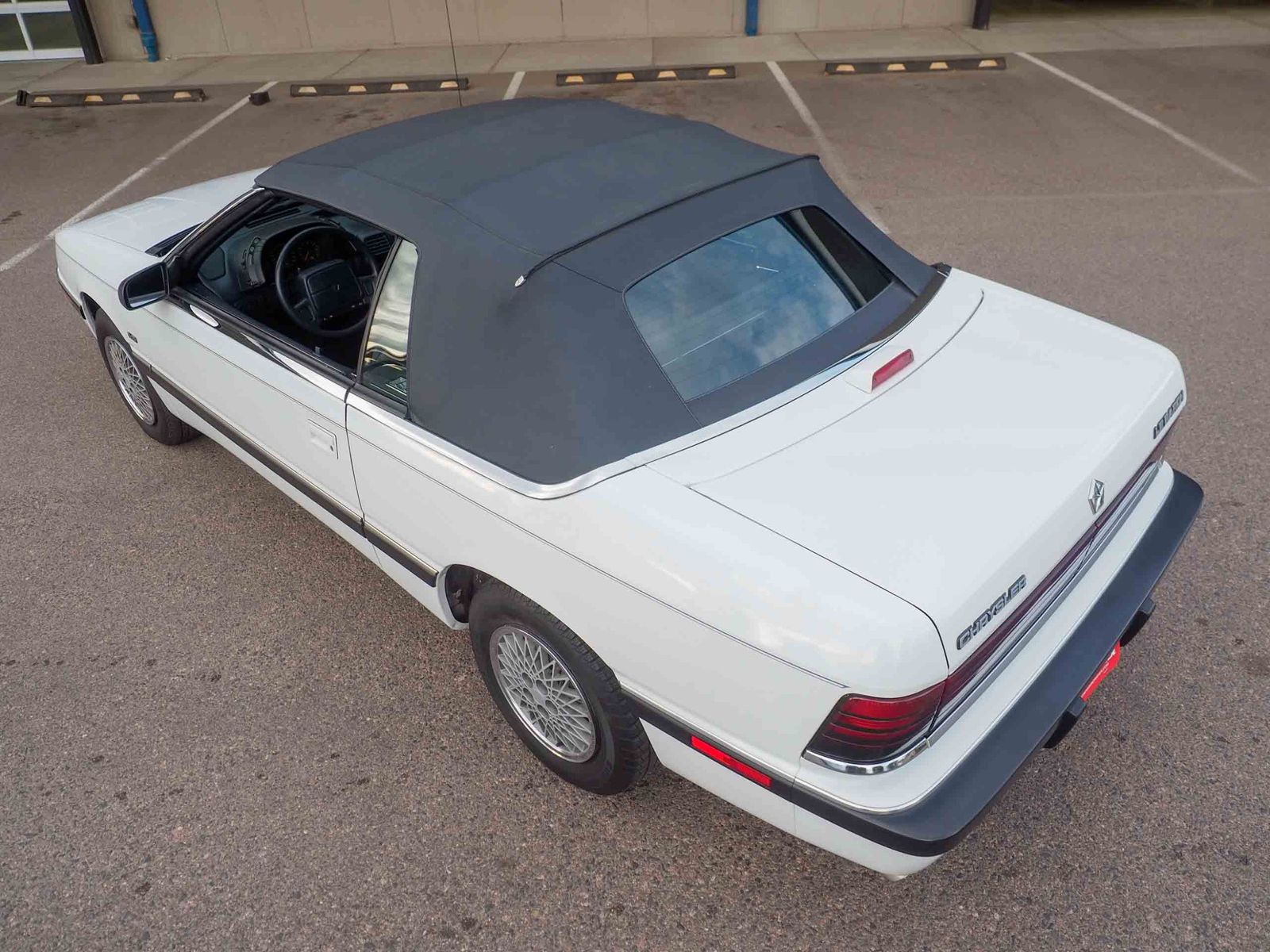 1990 Chrysler Le Baron 13
