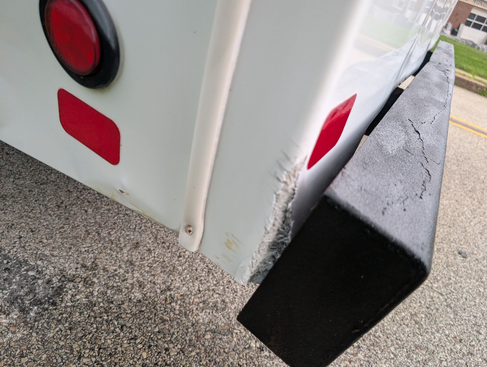 2016 Ford E-350 75