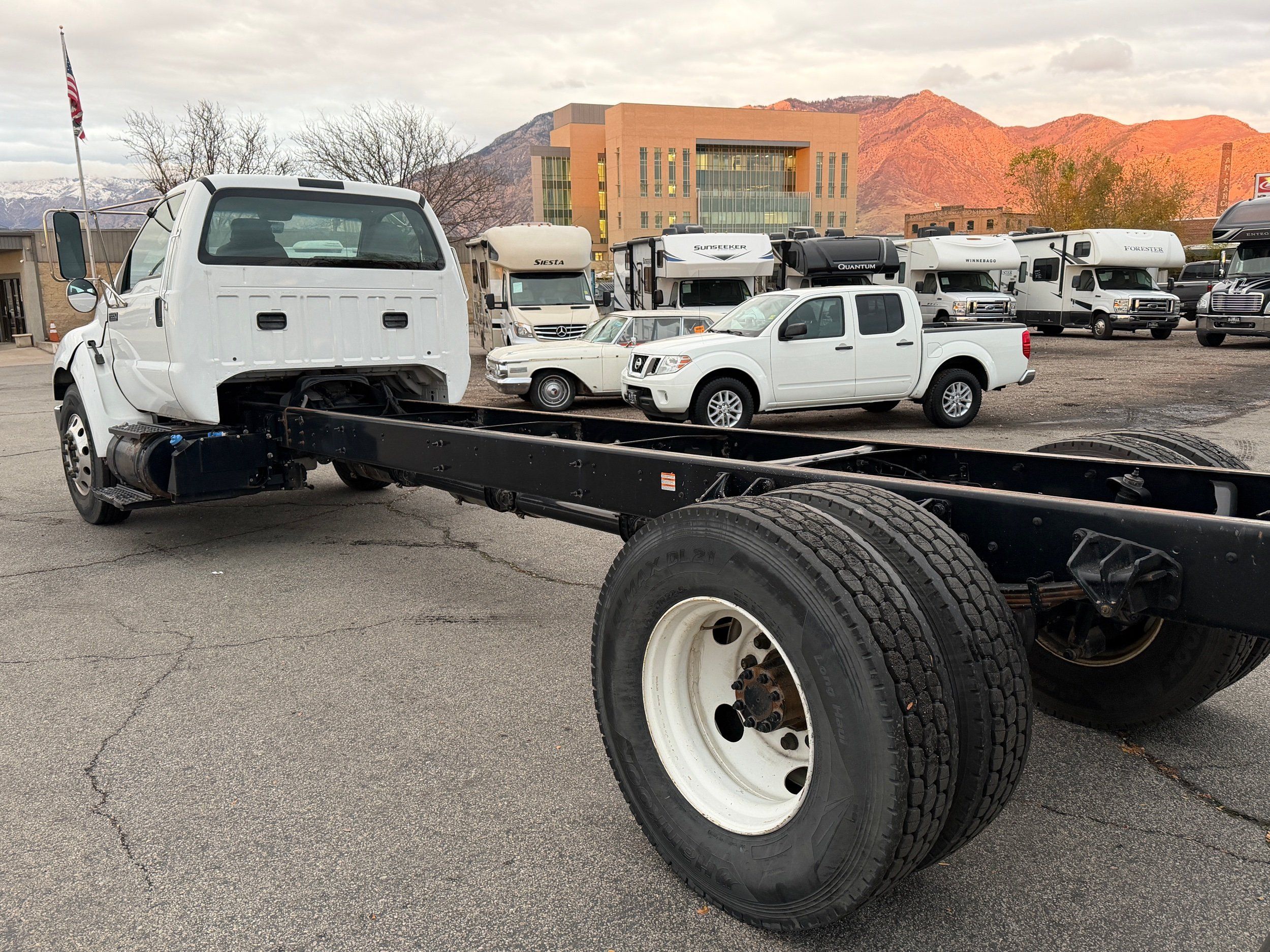 2013 Ford F-650 XLT SuperCab Pro Loader photo 4