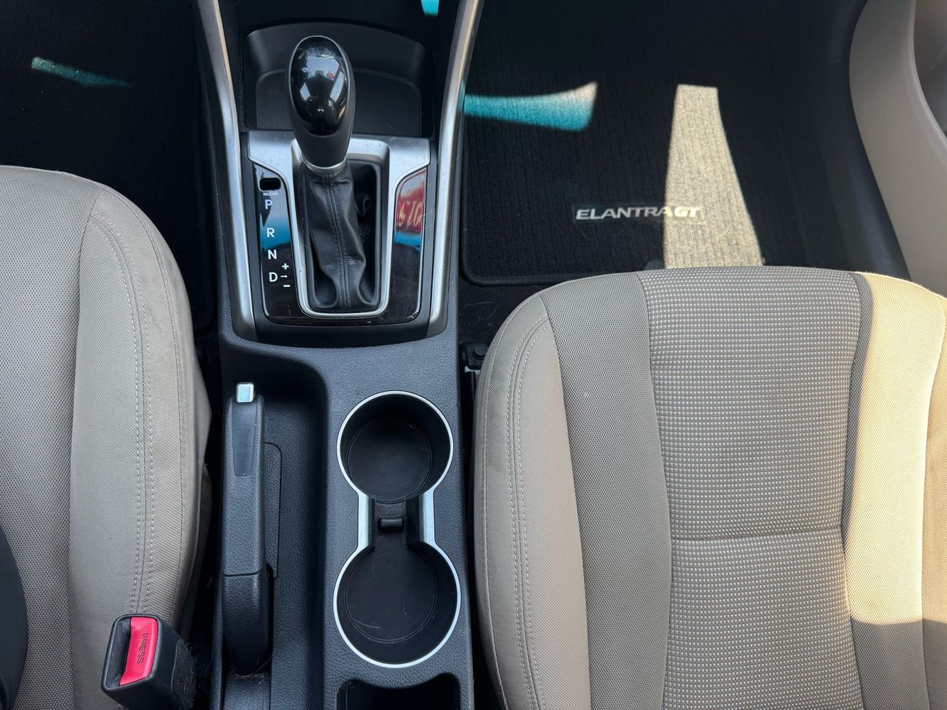 2016 Hyundai Elantra GT Base photo 35