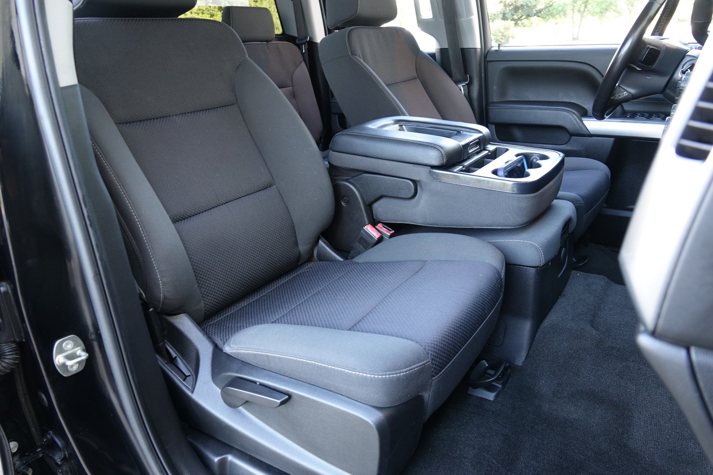 2018 Chevrolet Silverado 1500 photo 3
