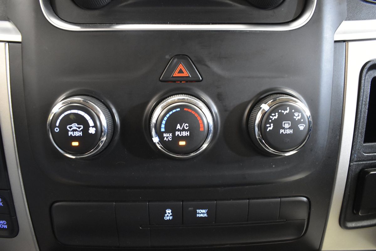 2019 Ram 1500 Classic SLT Crew Cab 4x4 5'7" Box