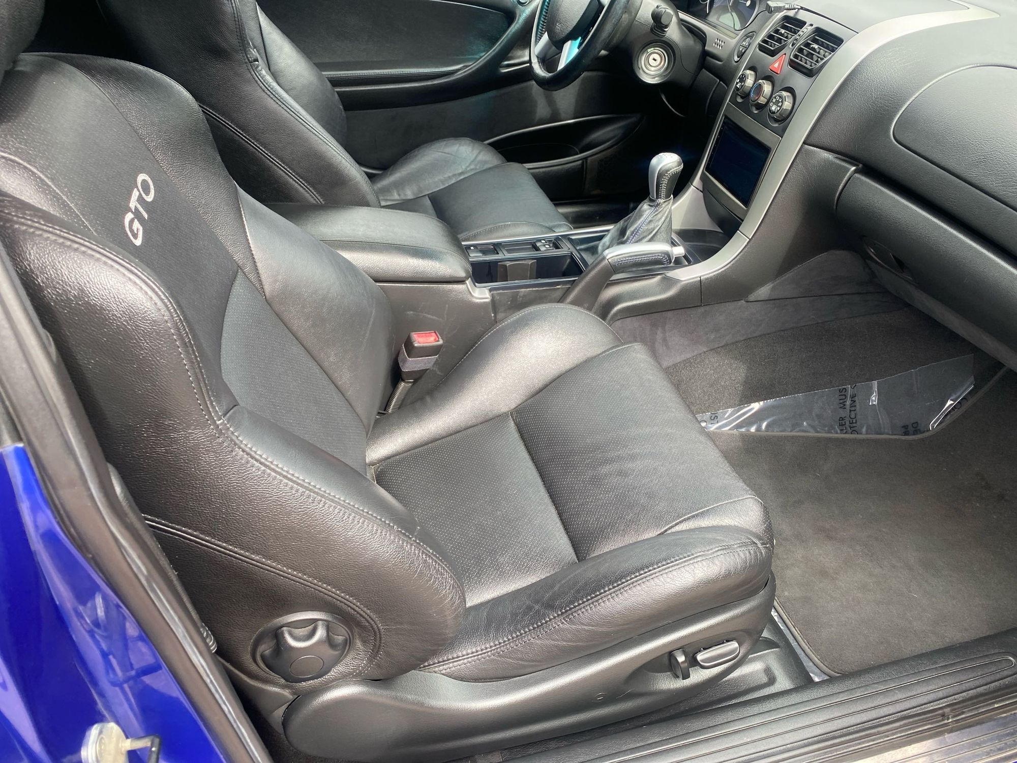 2005 Pontiac GTO photo 32