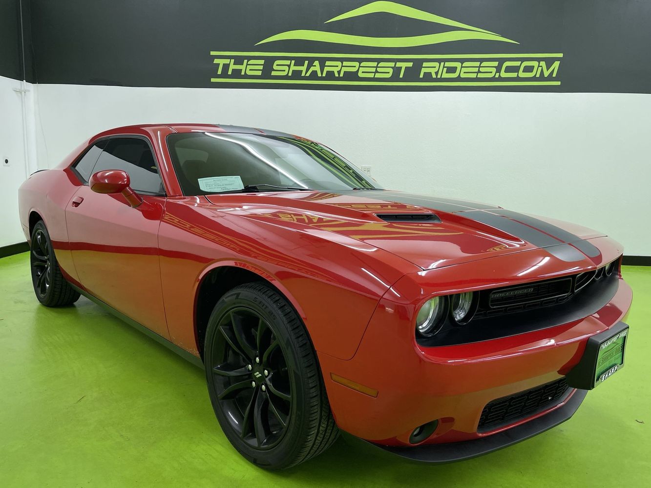 2018 Dodge Challenger SXT Plus photo 2