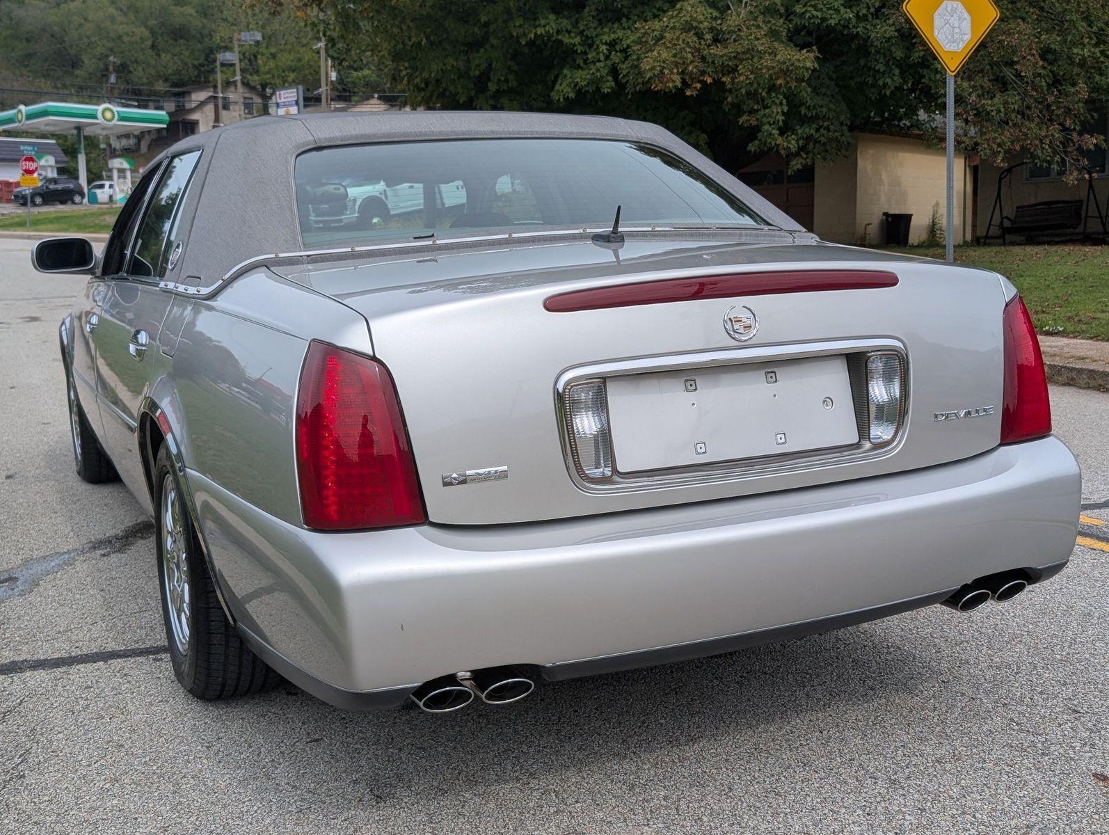 2005 Cadillac DeVille 10