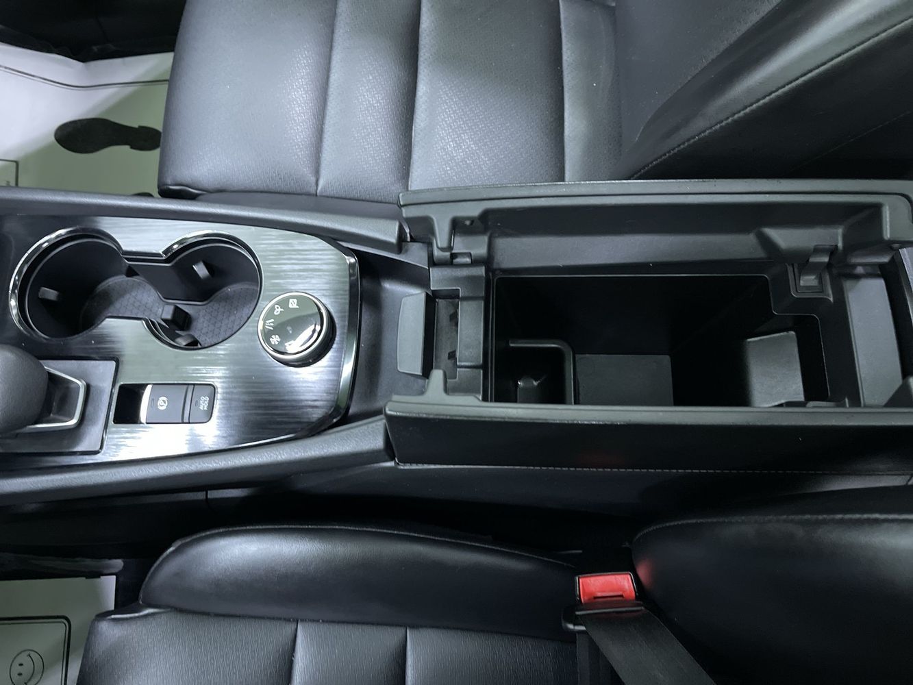 2021 Nissan Rogue SV photo 23