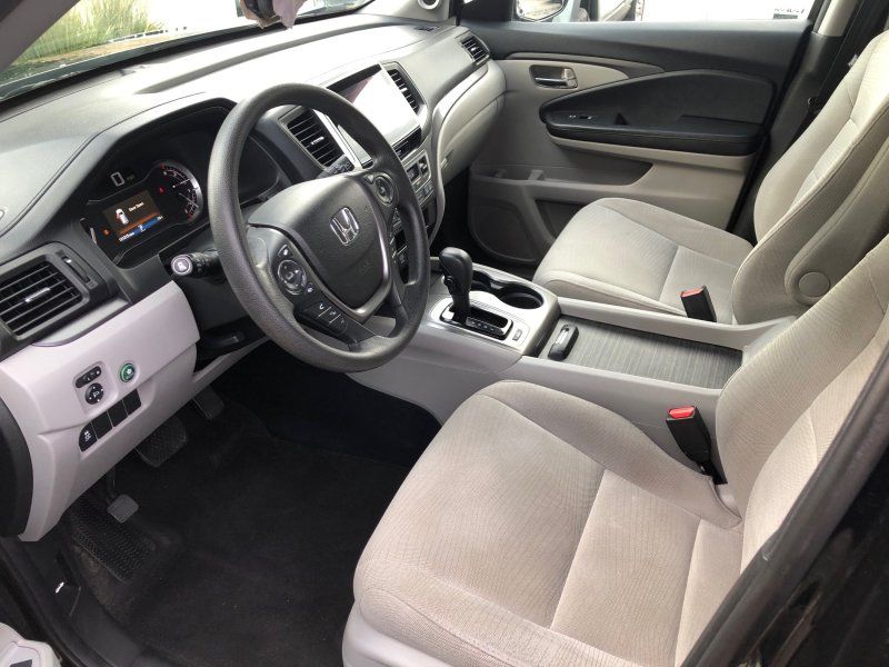 2018 Honda Pilot EX photo 9