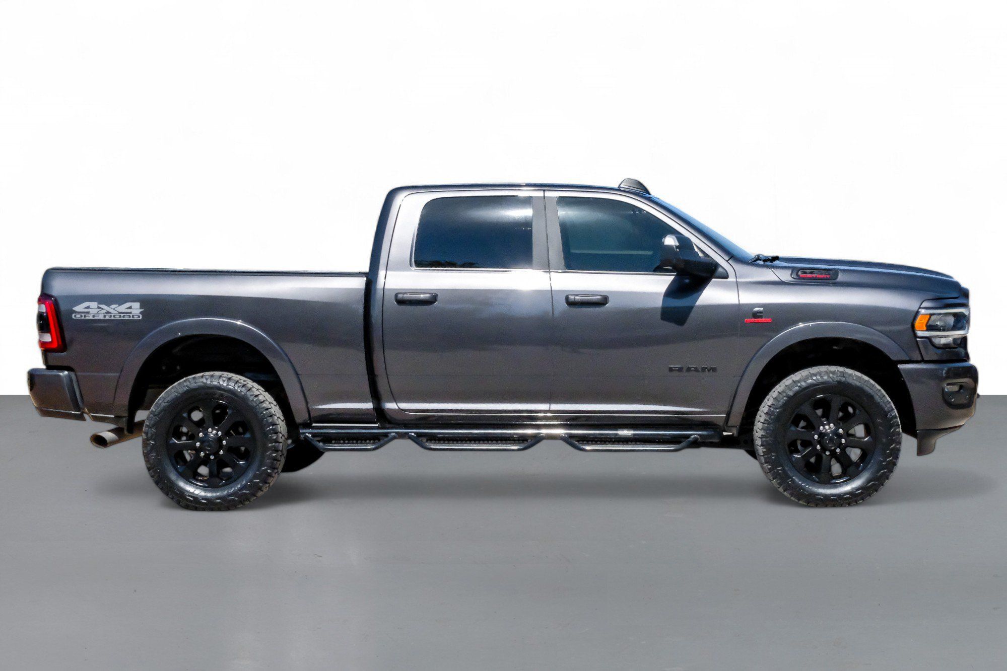 2022 Ram 2500 Laramie photo 3