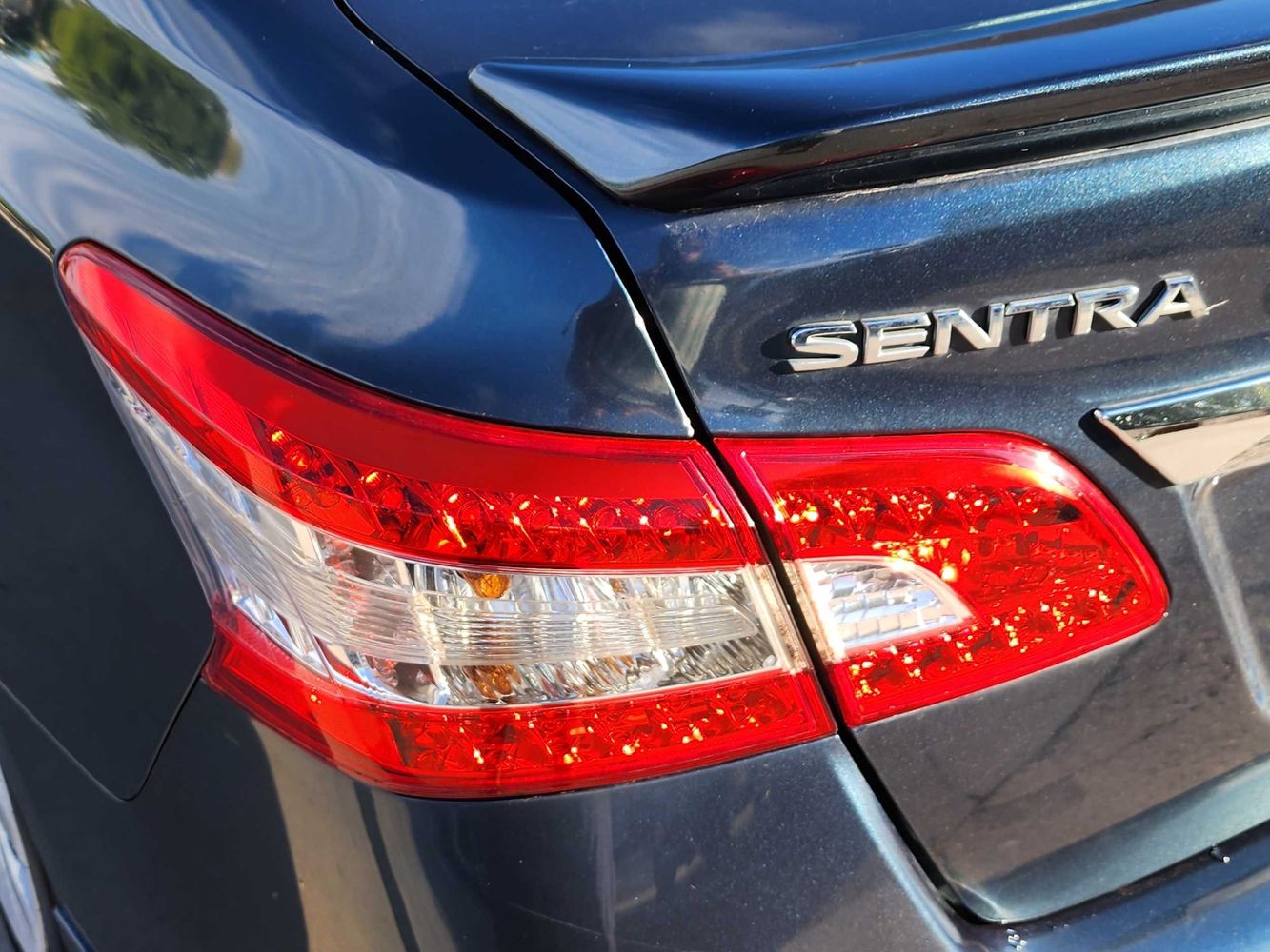 2013 Nissan Sentra SV photo 17