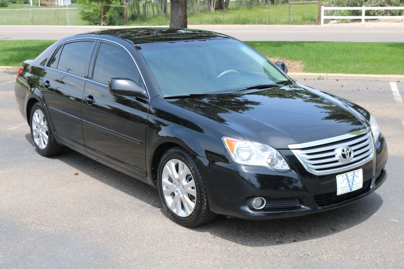 2010 Toyota Avalon Photos