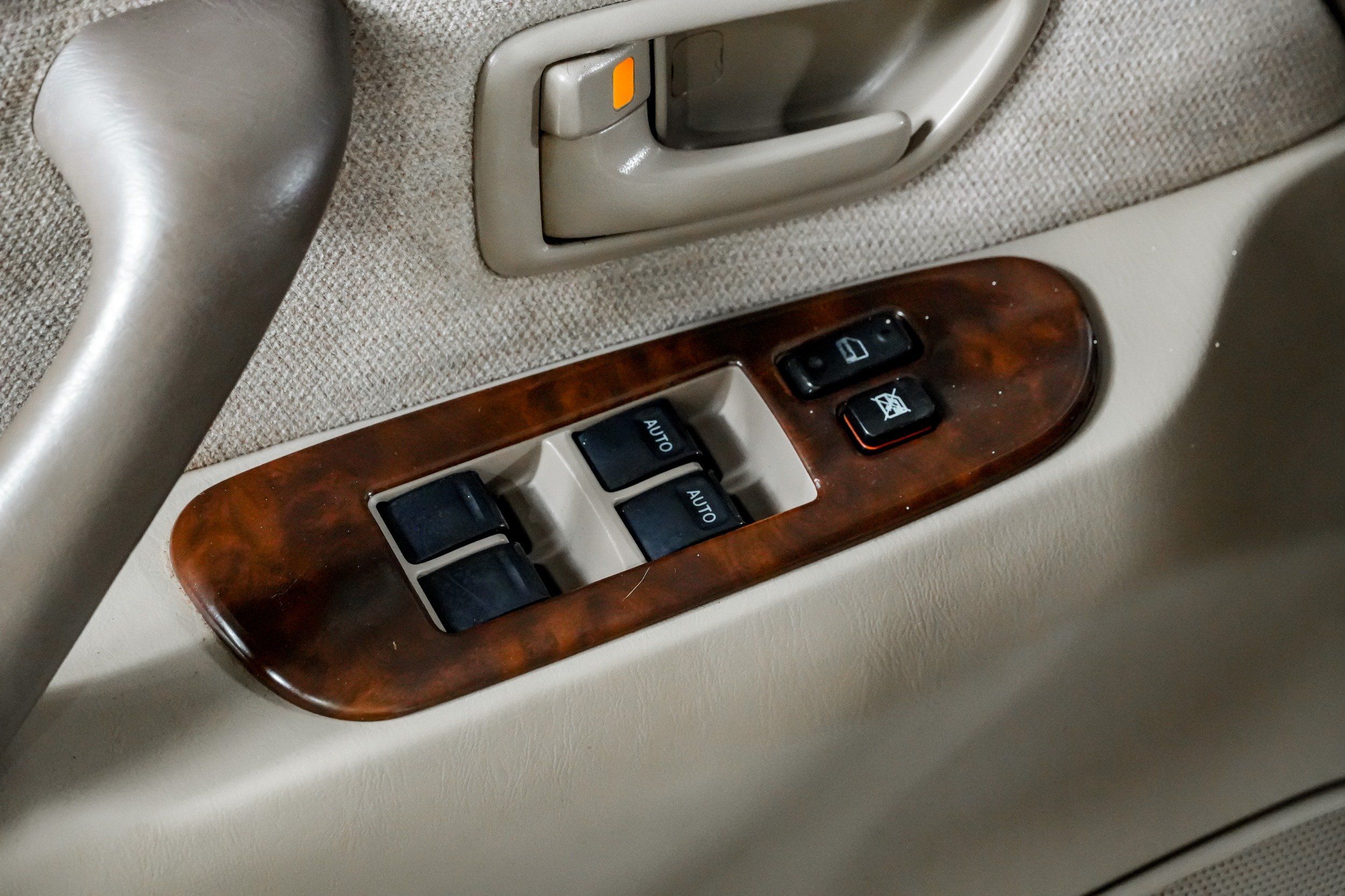 2004 Toyota Sequoia SR5 - Photo 33