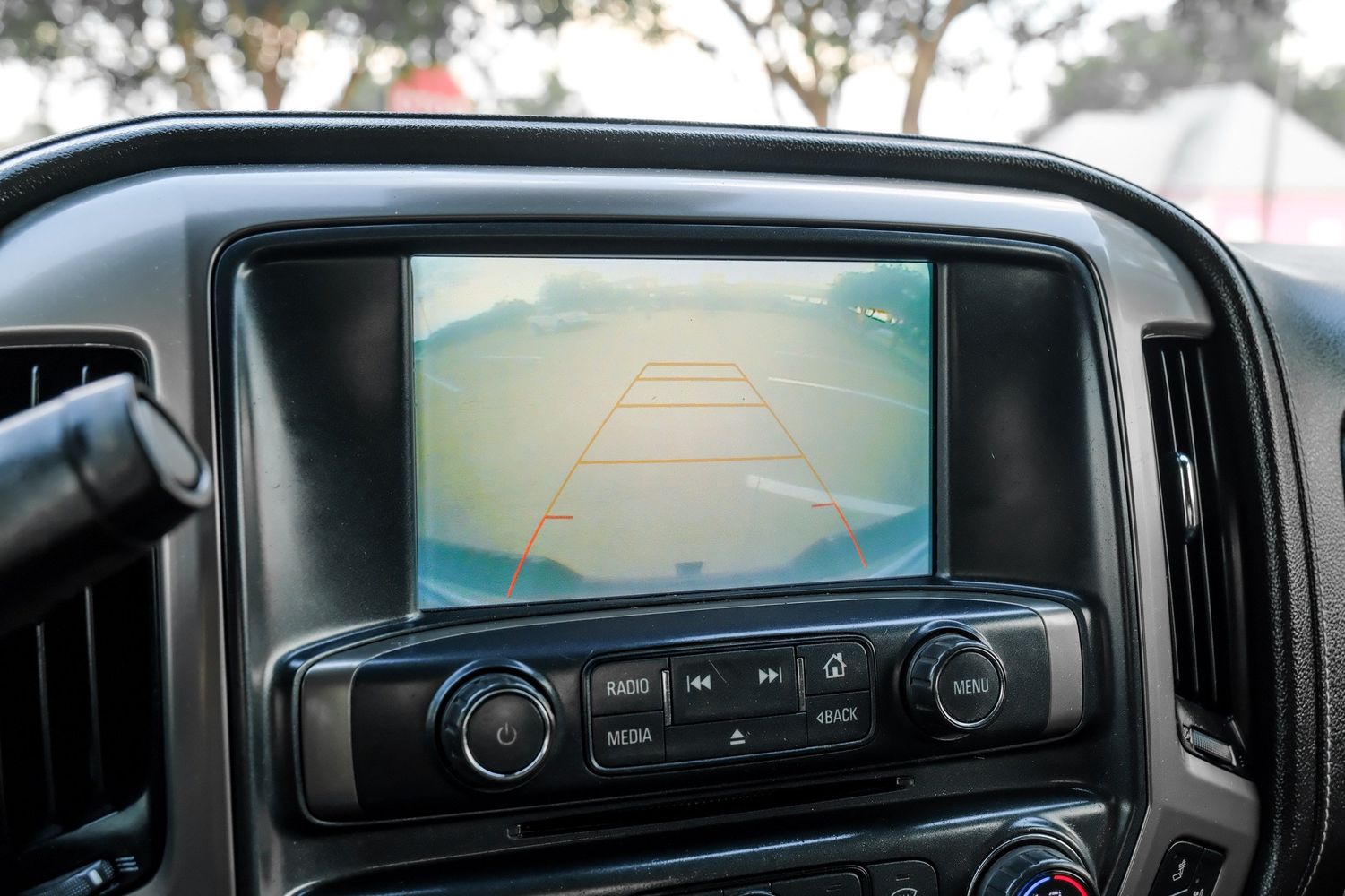 2018 Chevrolet Silverado High Country photo 30