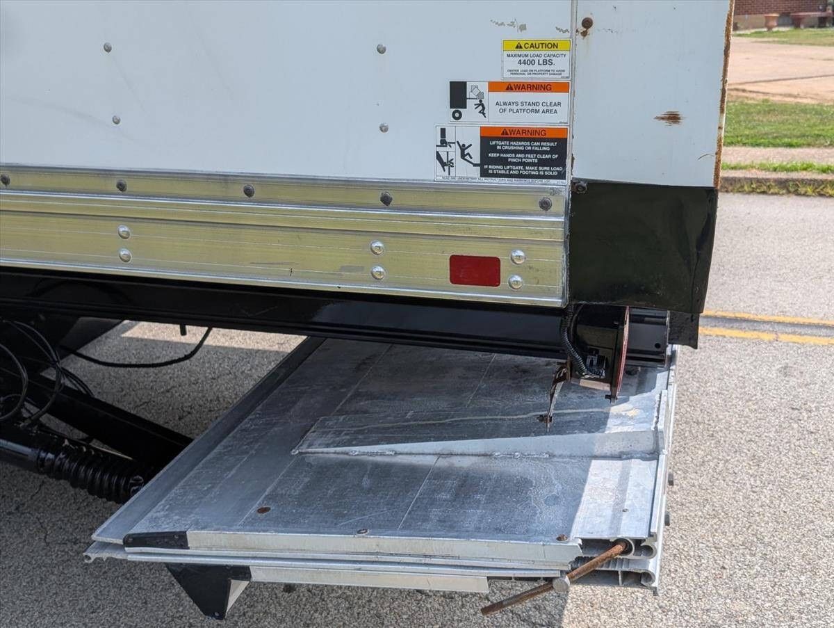 2018 International DuraStar 4300 81