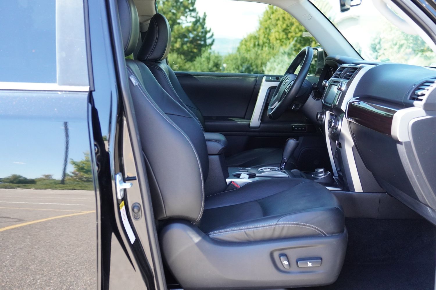 2015 Toyota 4Runner Limited photo 16
