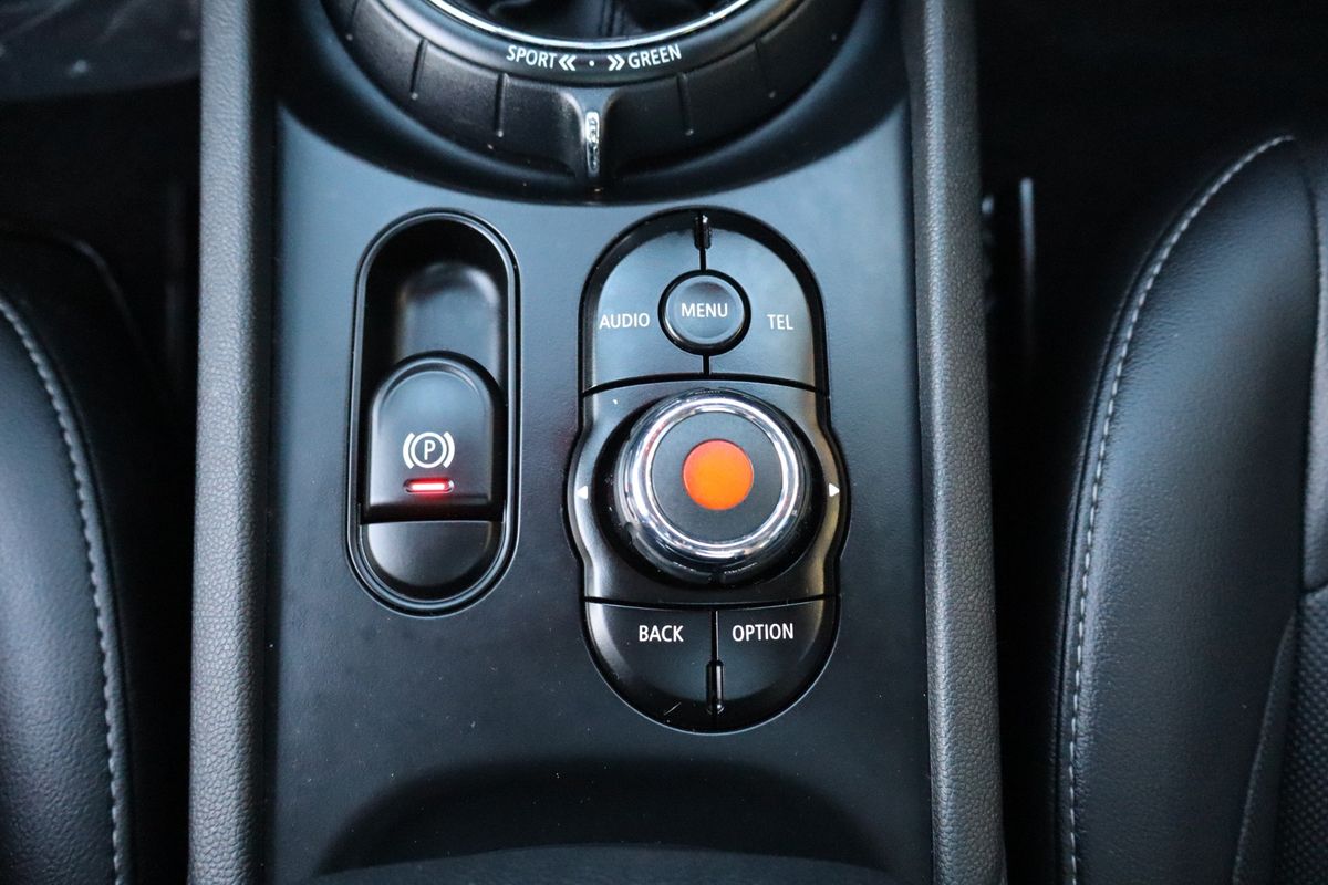 2017 MINI Clubman Cooper