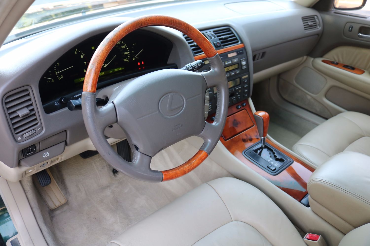 2000 Lexus LS 400 | Victory Motors of Colorado