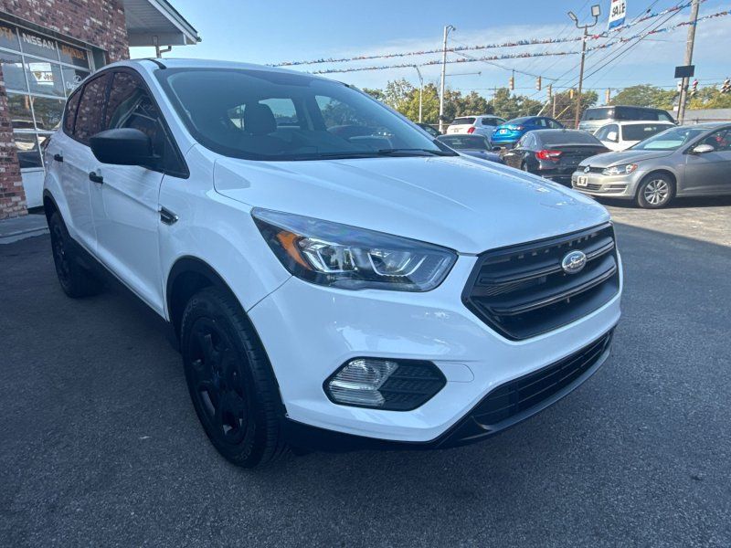 2017 Ford Escape S photo 3