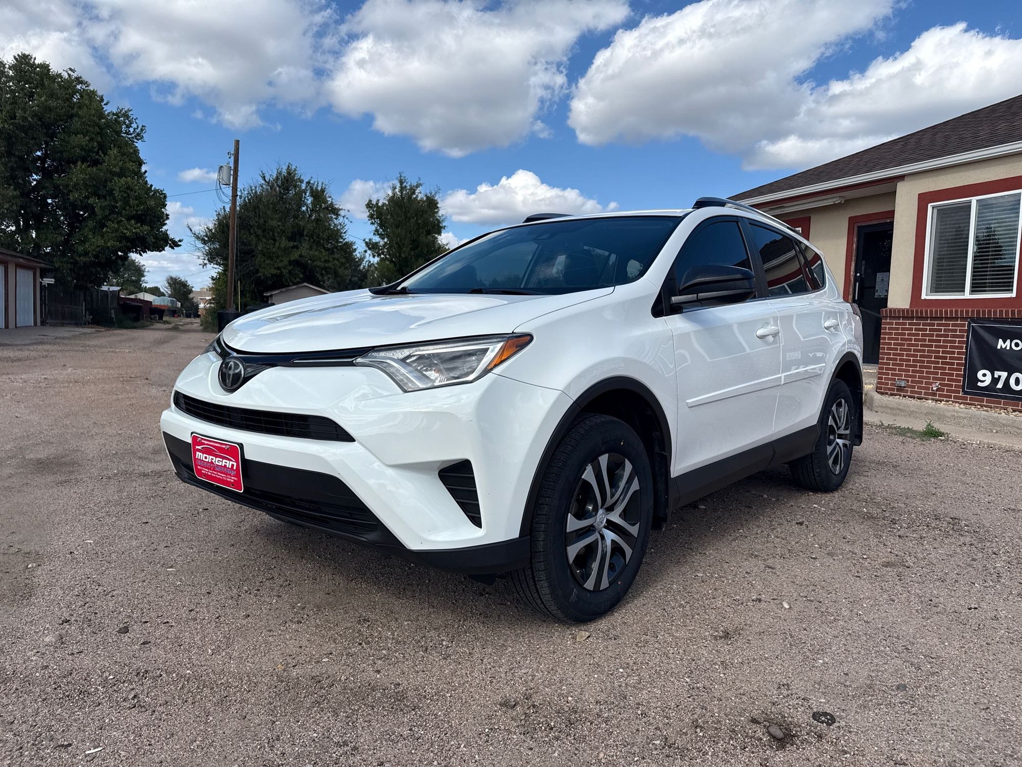 2018 Toyota RAV4 LE photo 3